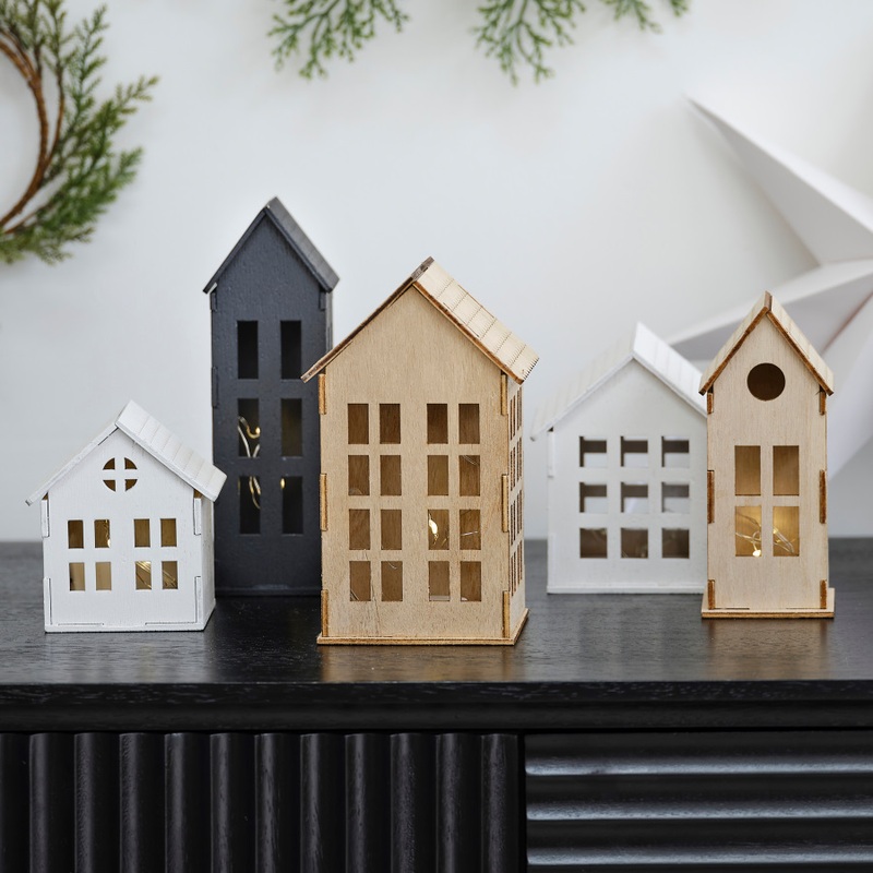 5 illuminated LED town houses